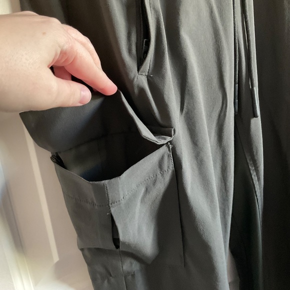 Athleta Salutation Cargo Joggers - Olive Green/Grey - Size 2 - Picture 3 of 11